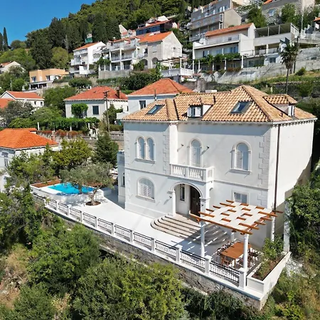 Captain's View Seaview & Pool Villa