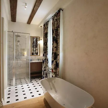 Captain's View Seaview & Pool