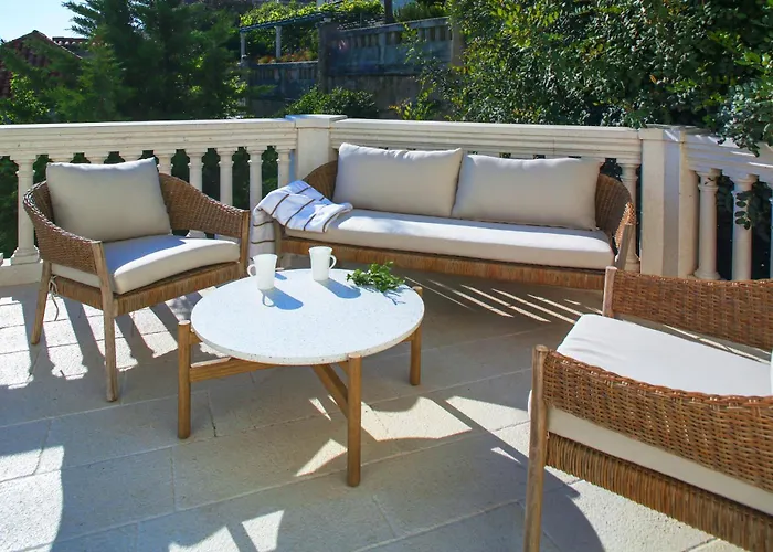 Captain's View Seaview & Pool Villa *