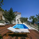 Captain's View Seaview & Pool فيلة دوبروفينك