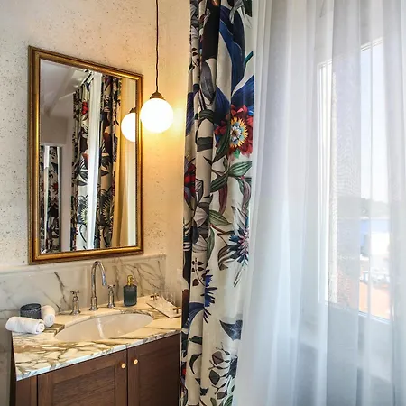 Captain's View Seaview & Pool Willa