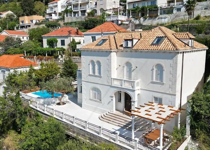 Captain's View Seaview & Pool فيلة