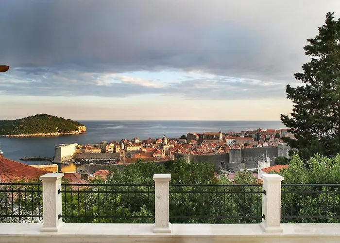 Captain's View Seaview & Pool فيلة *