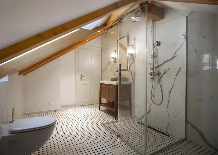 Captain's View Seaview & Pool *