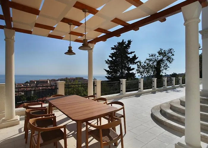 فيلة Captain's View Seaview & Pool *