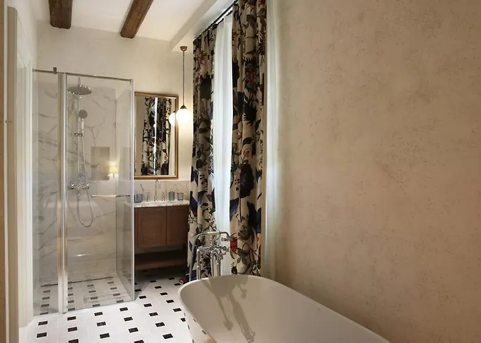 Captain's View Seaview & Pool